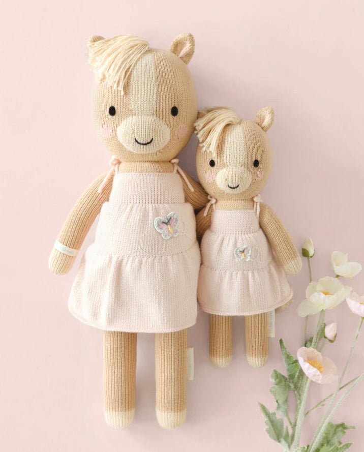 Kelsie the pony | Cuddle + Kind