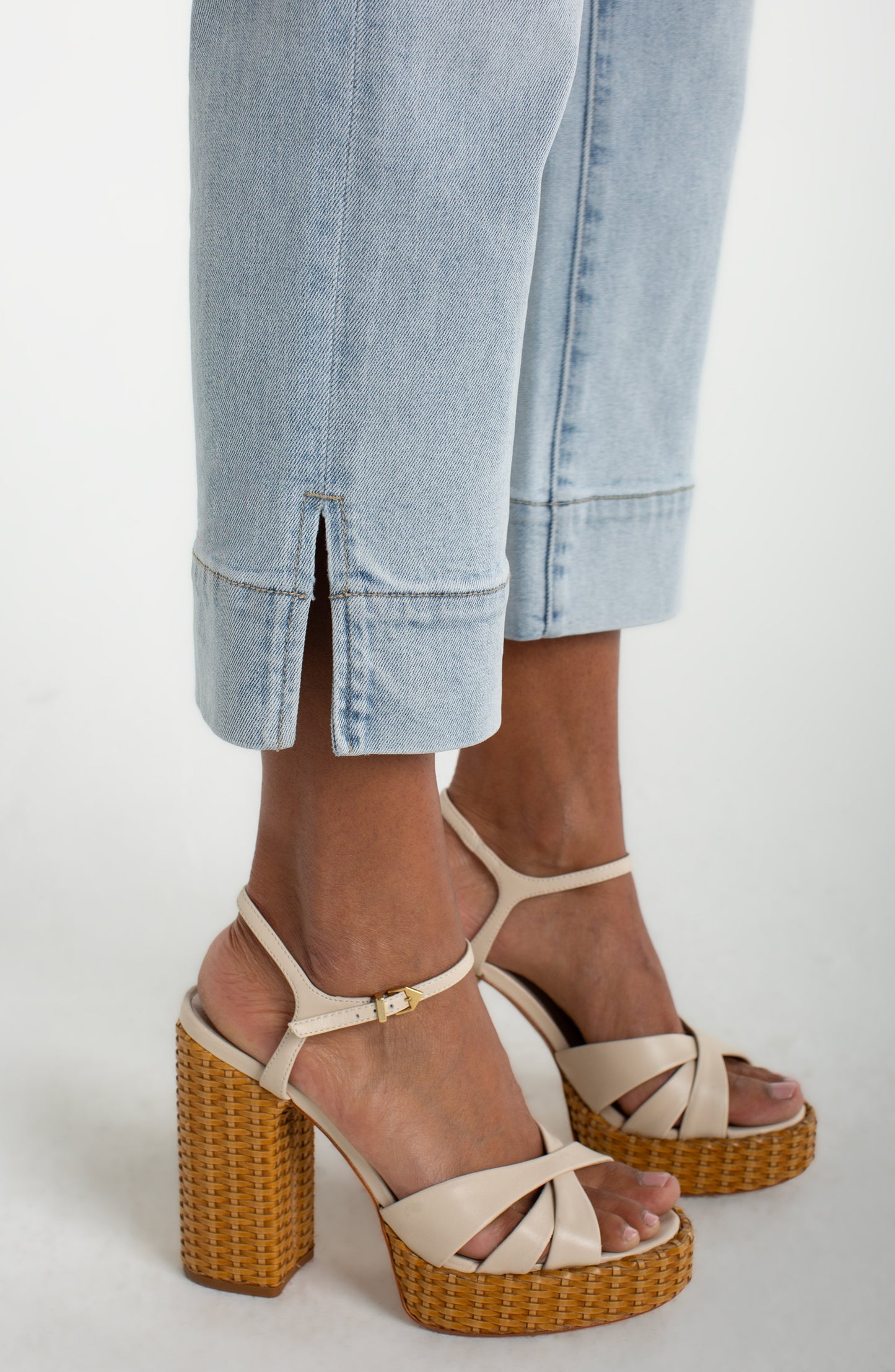 Liverpool Kennedy Crop Straight w/ Slit Detail | Breakwater