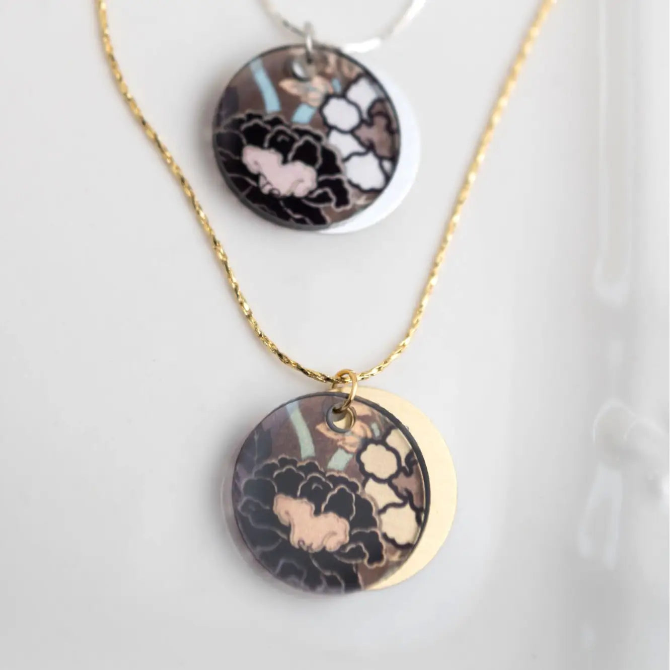 Vintage Garden Eclipse Charm Necklace - Gold 