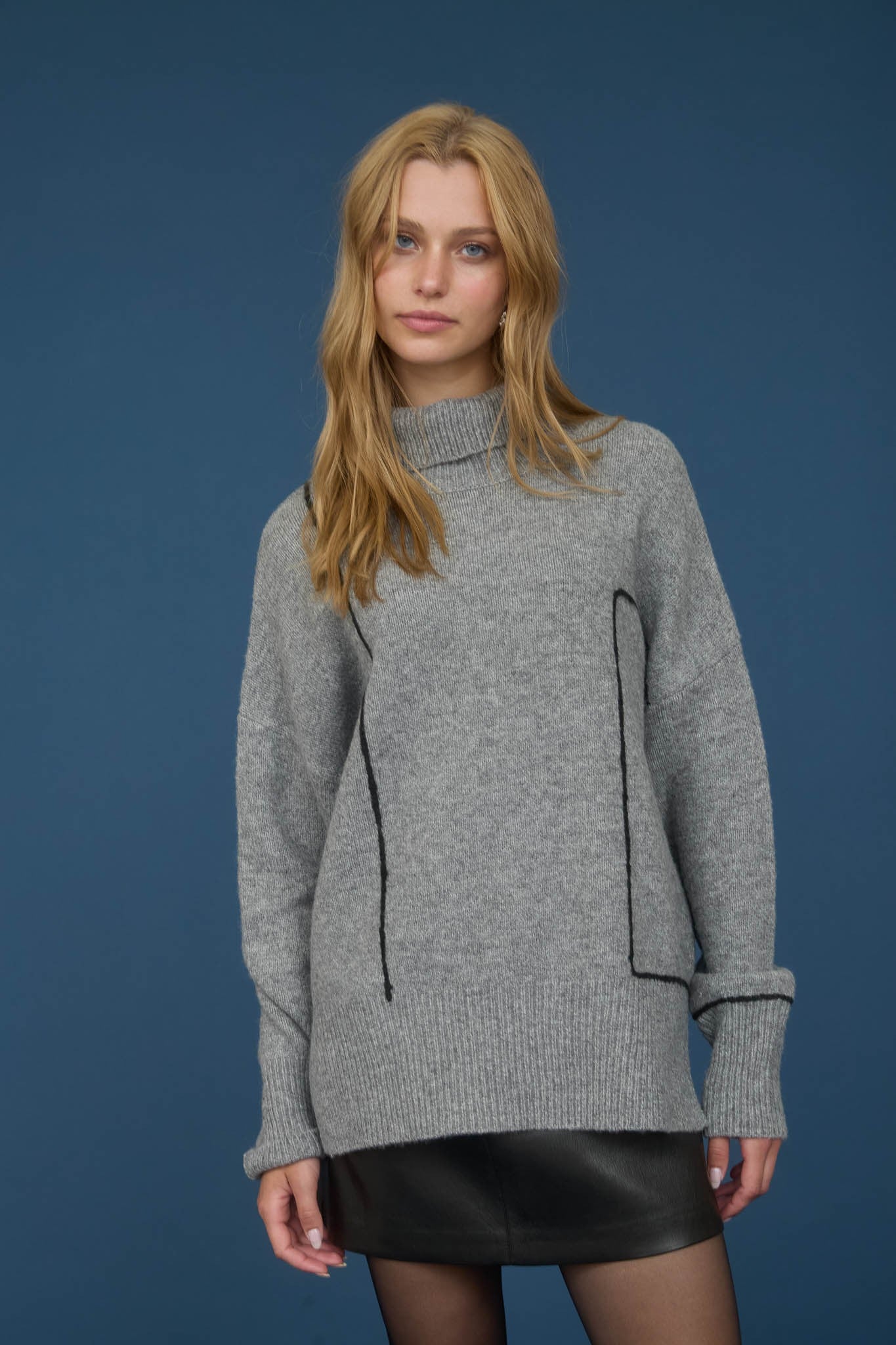 Belle Contrast Line Turtleneck Sweater
