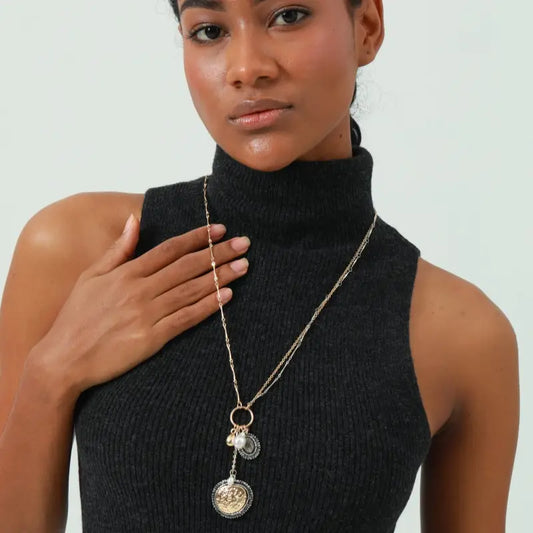 Irregular Pearl Pendant Necklace