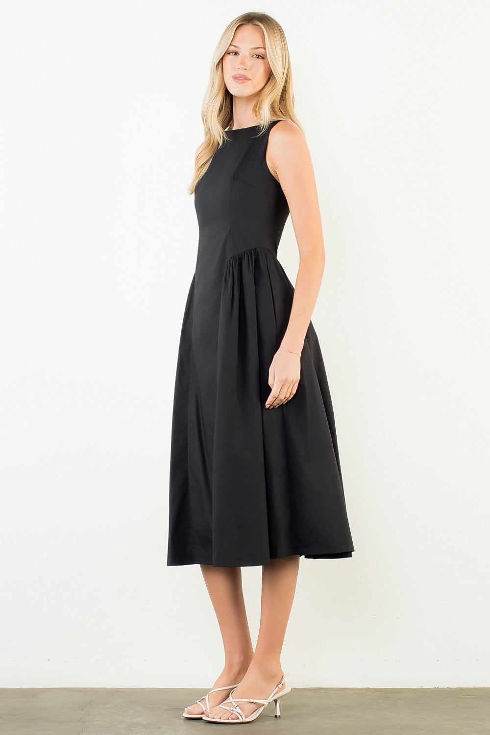 Wendi Sleeveless Midi Dress