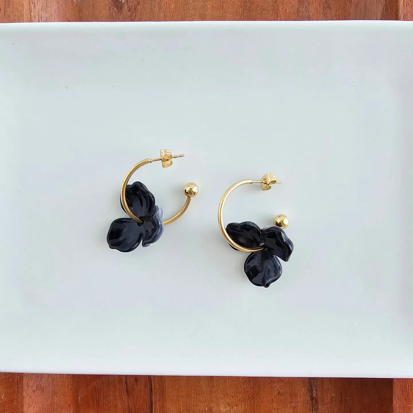 Magnolia Hoop Earrings | Black
